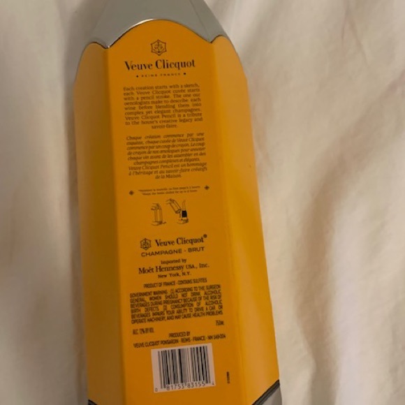Never used pencil shaped Veuve Clicquot case - Picture 2 of 4